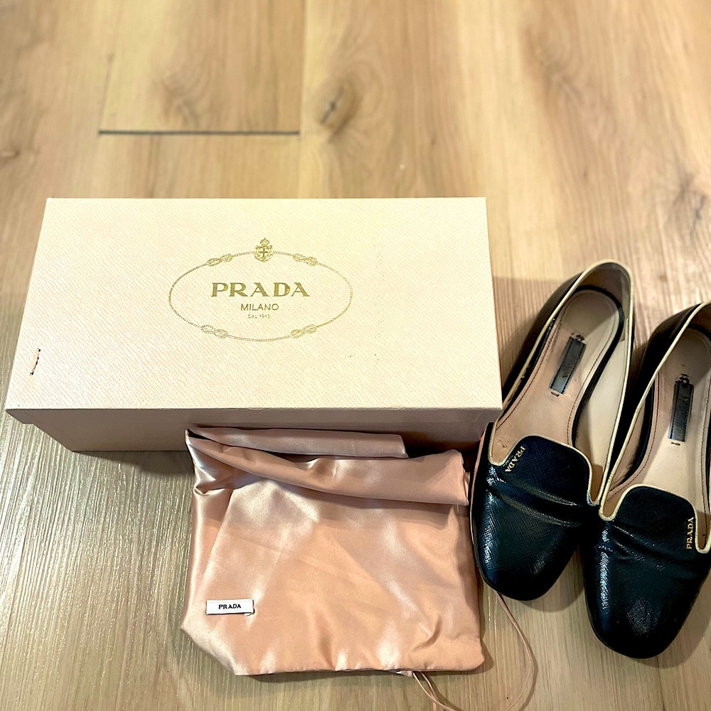 Prada Saffiano • patent leather flats